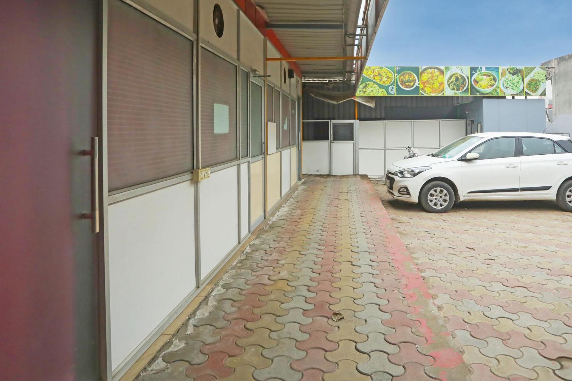 Collection O Harsh Hotel & Restaurant Bhiwadi Экстерьер фото